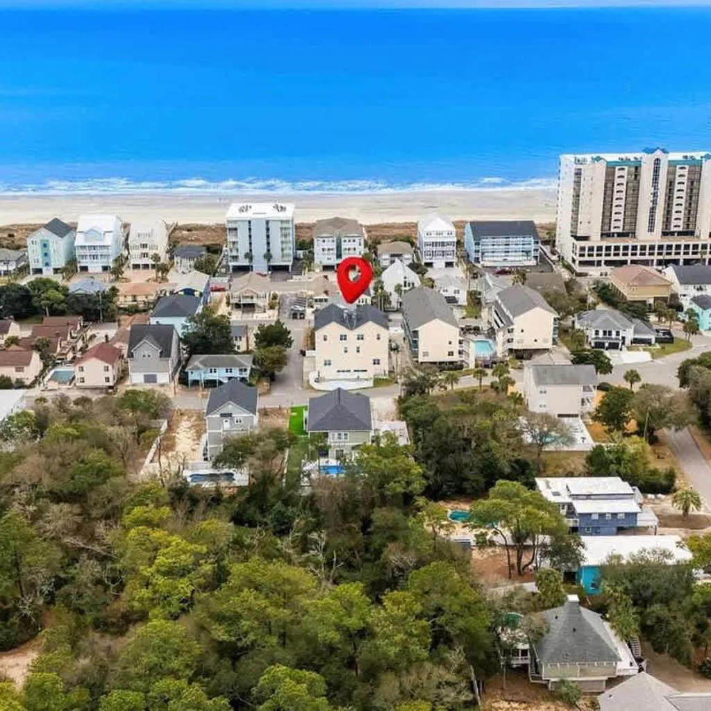 Photograph of Spacious 7 bedrooms duplex walk to the beach pool