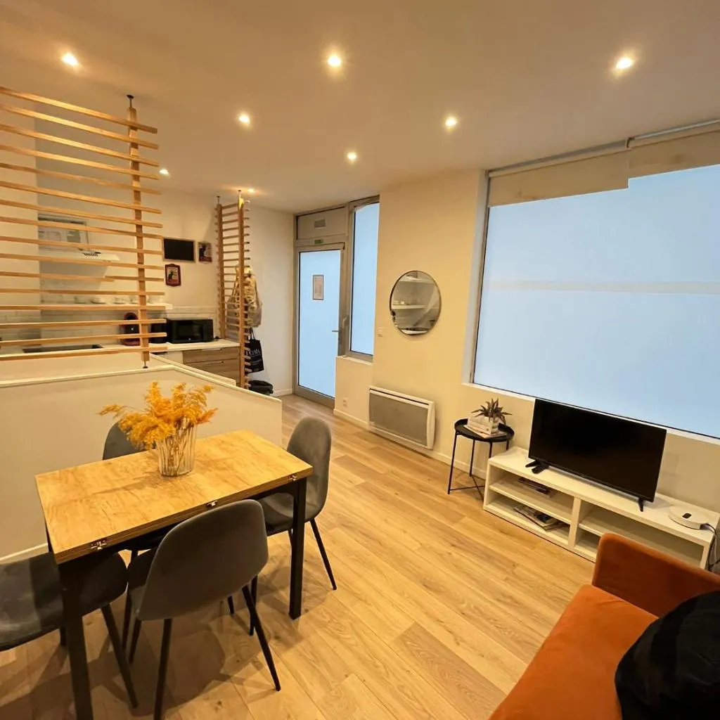 Photograph of Duplex pour 2 - Paris 10e