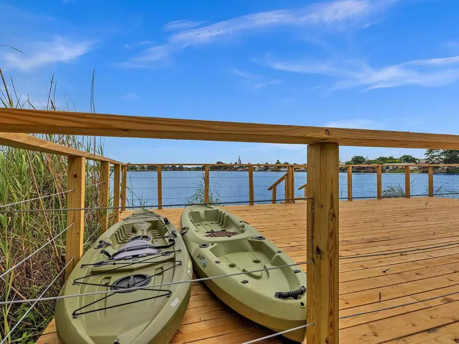 Photograph of SuperVilla - Lakefront - Sunsets, Paddle Board, Grill