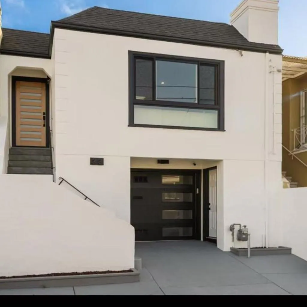 Photograph of Modern 2BR Driveway Parking Pet Friendly nearby ocean