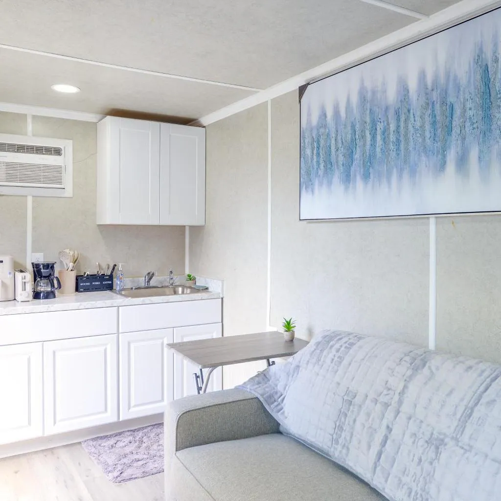 Photograph of Charming & Bright Tiny Home: Stadium, River, Metro
