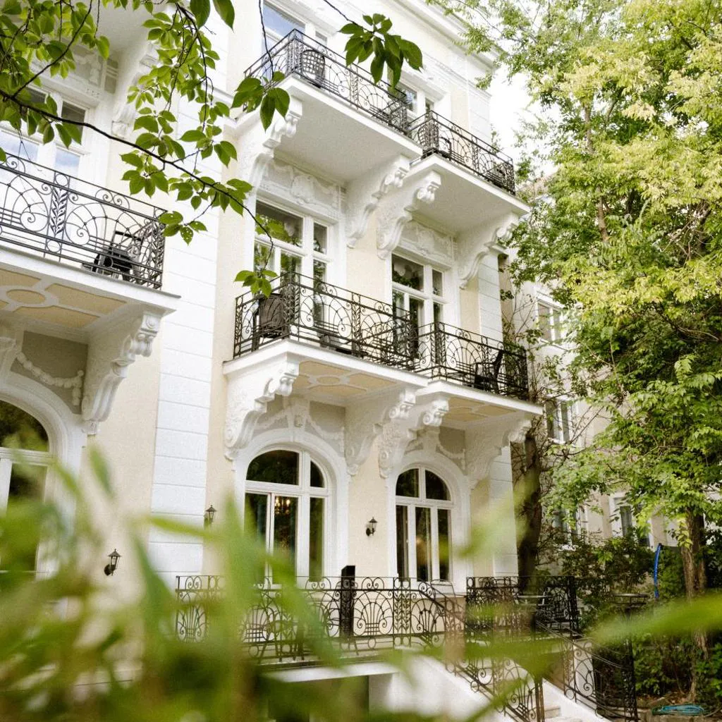 Photograph of hideauts hotels Villa R