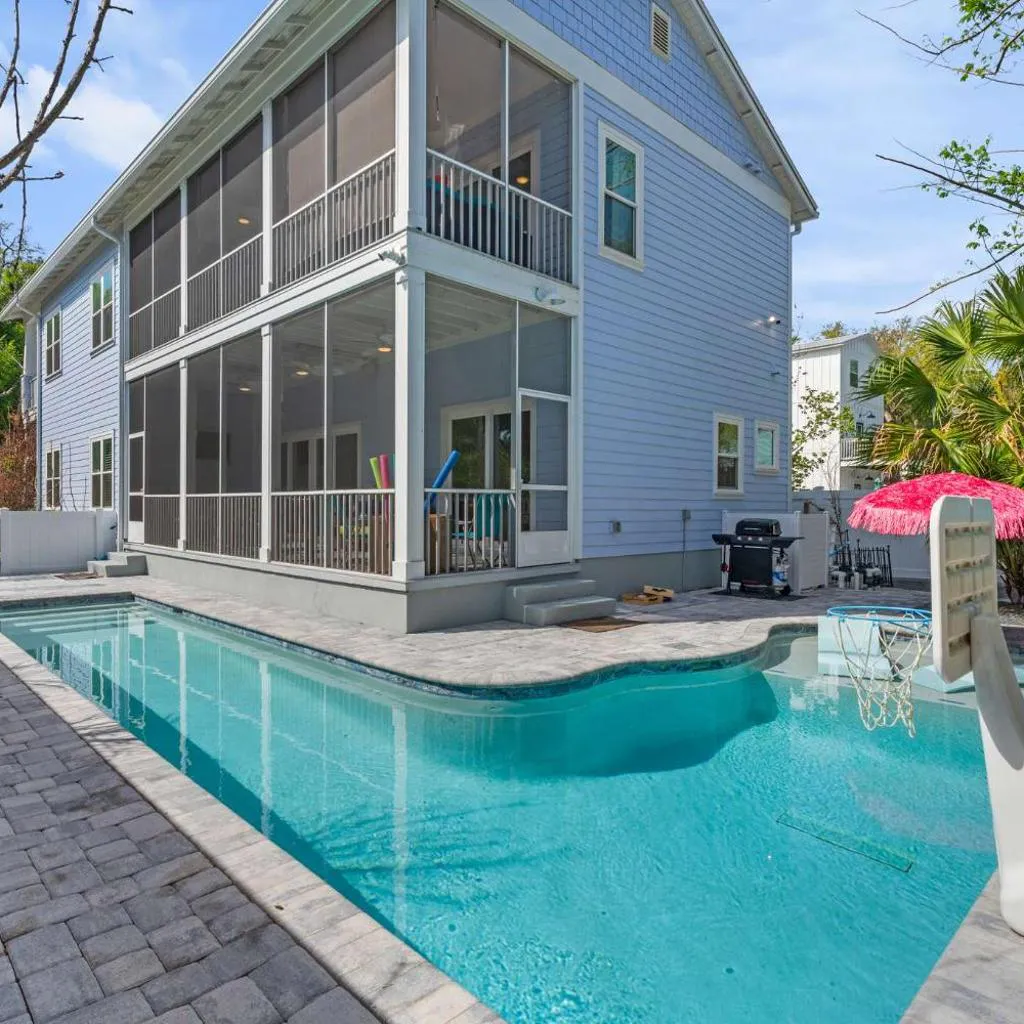 Photograph of The Salty Palm l Pool l Walk to DNTN