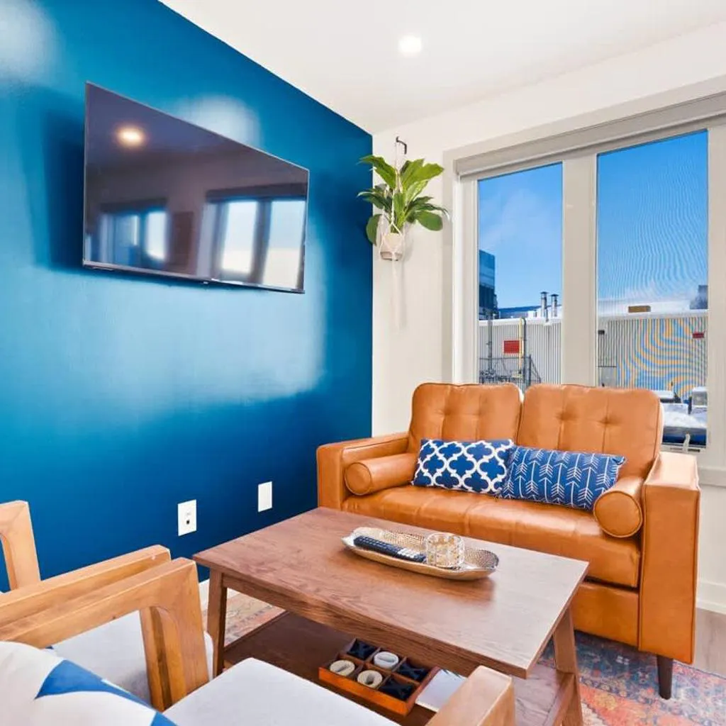 Photograph of Patio Suite with BBQ & Outdoor Relaxation Near Niagara Falls