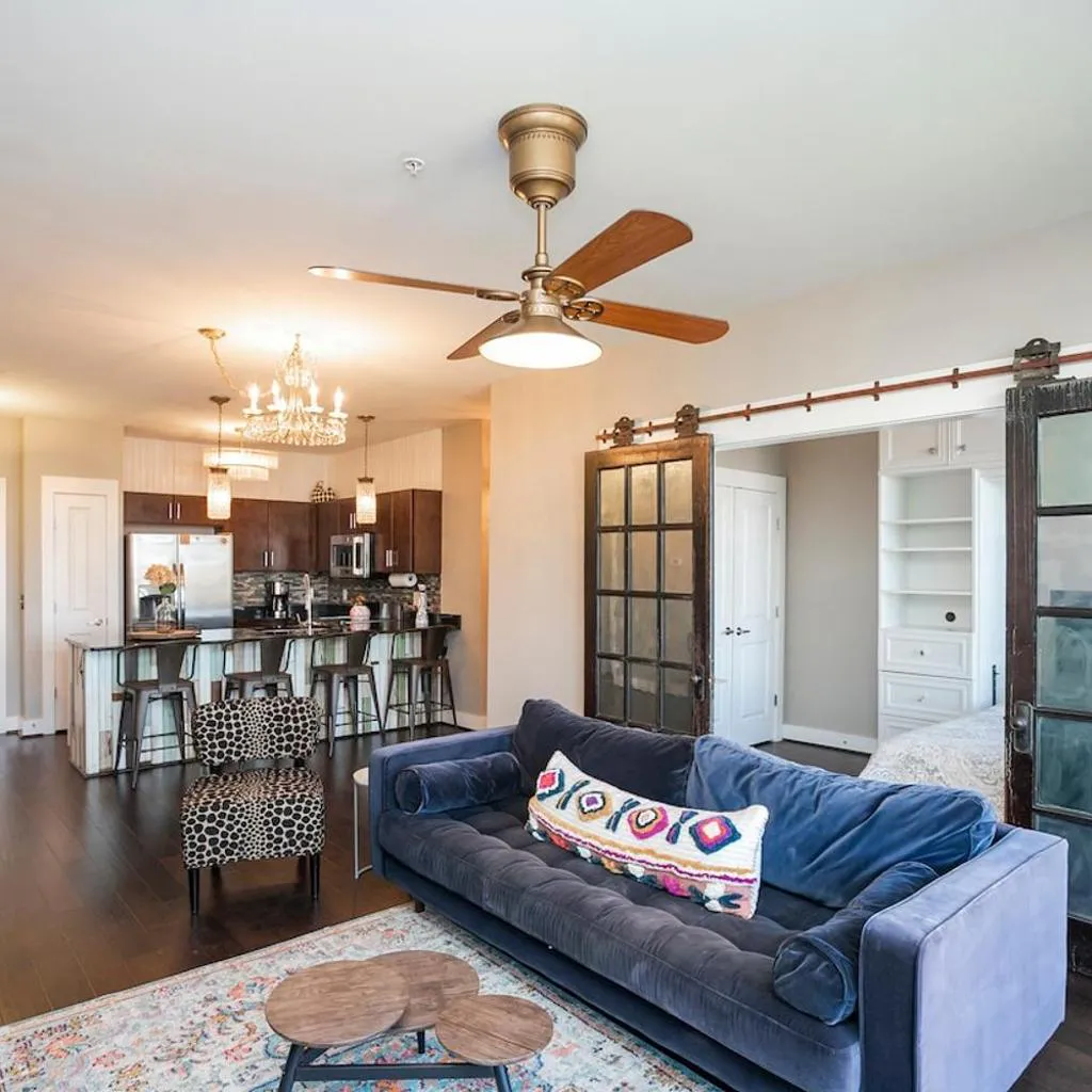 Photograph of Beautiful Condo in the Heart of Downtown Nashville walk to Broadway