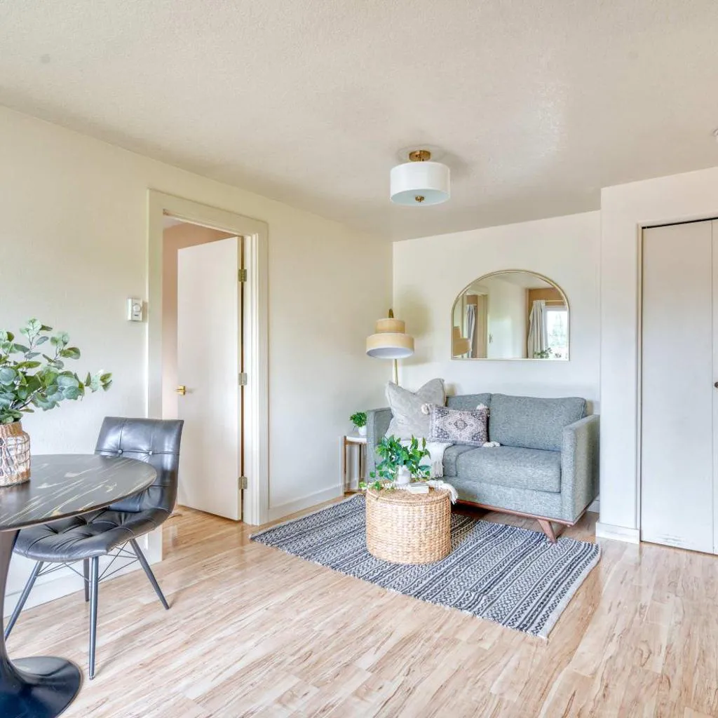 Photograph of Stay Portland - Adorable Bright 1 Bed Near OHSU