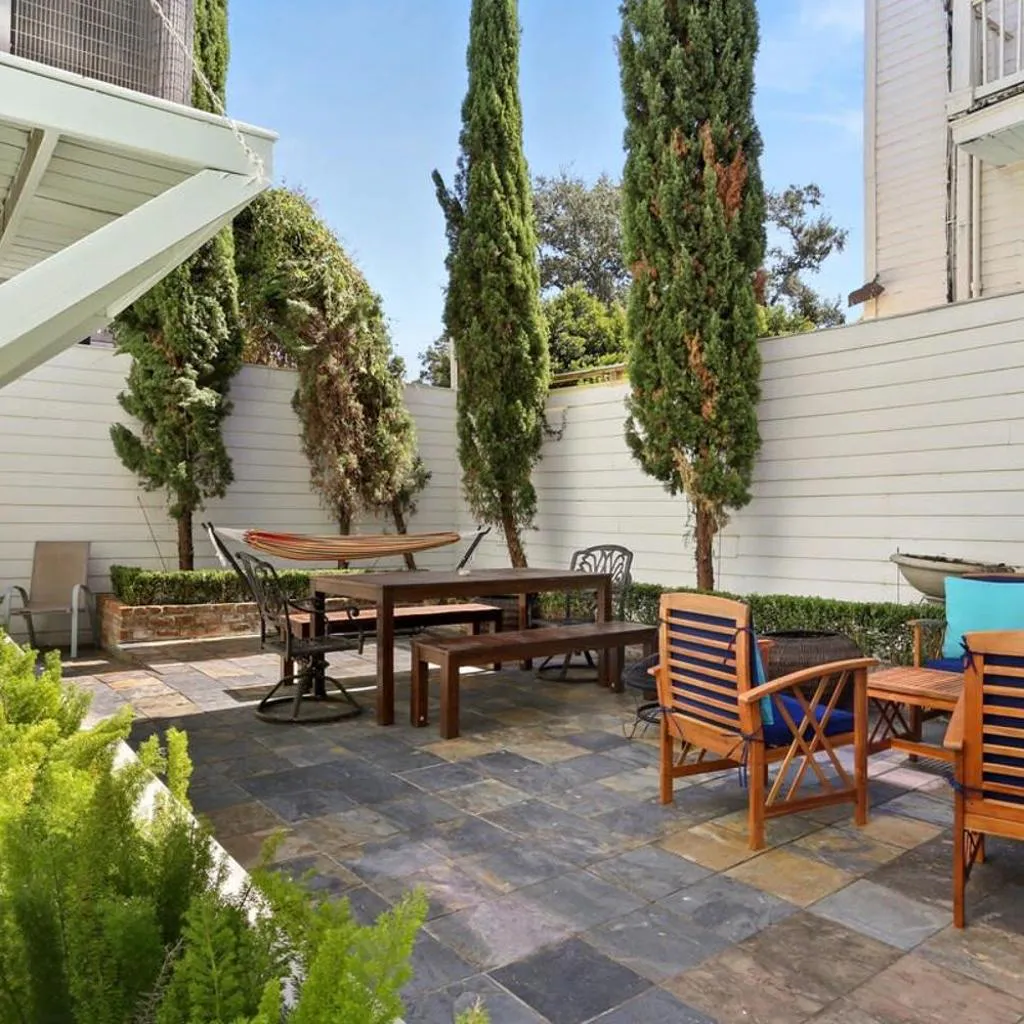 Photograph of Garden District 3BD 2BA Parking Stylish & Unique