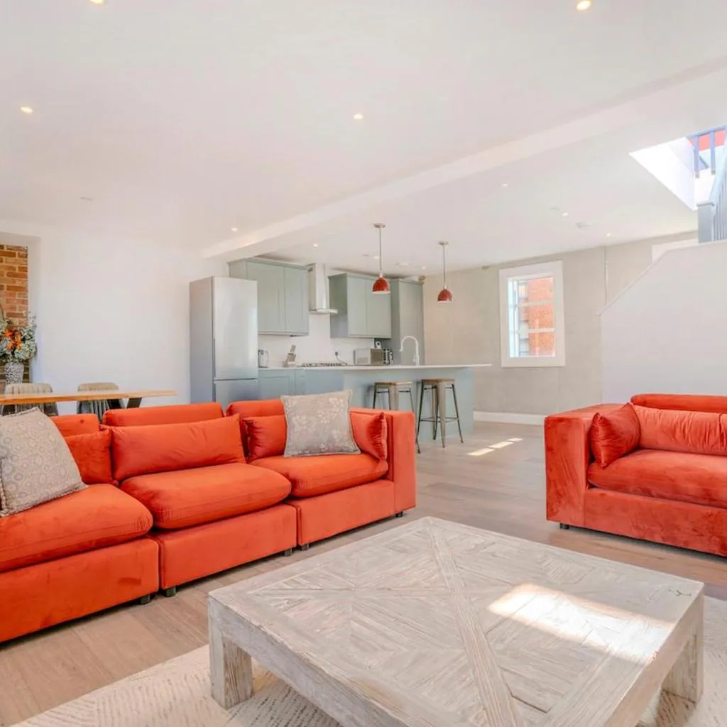 Photograph of Luxury Wimbledon Townhouse with Roof Terrace & Parking