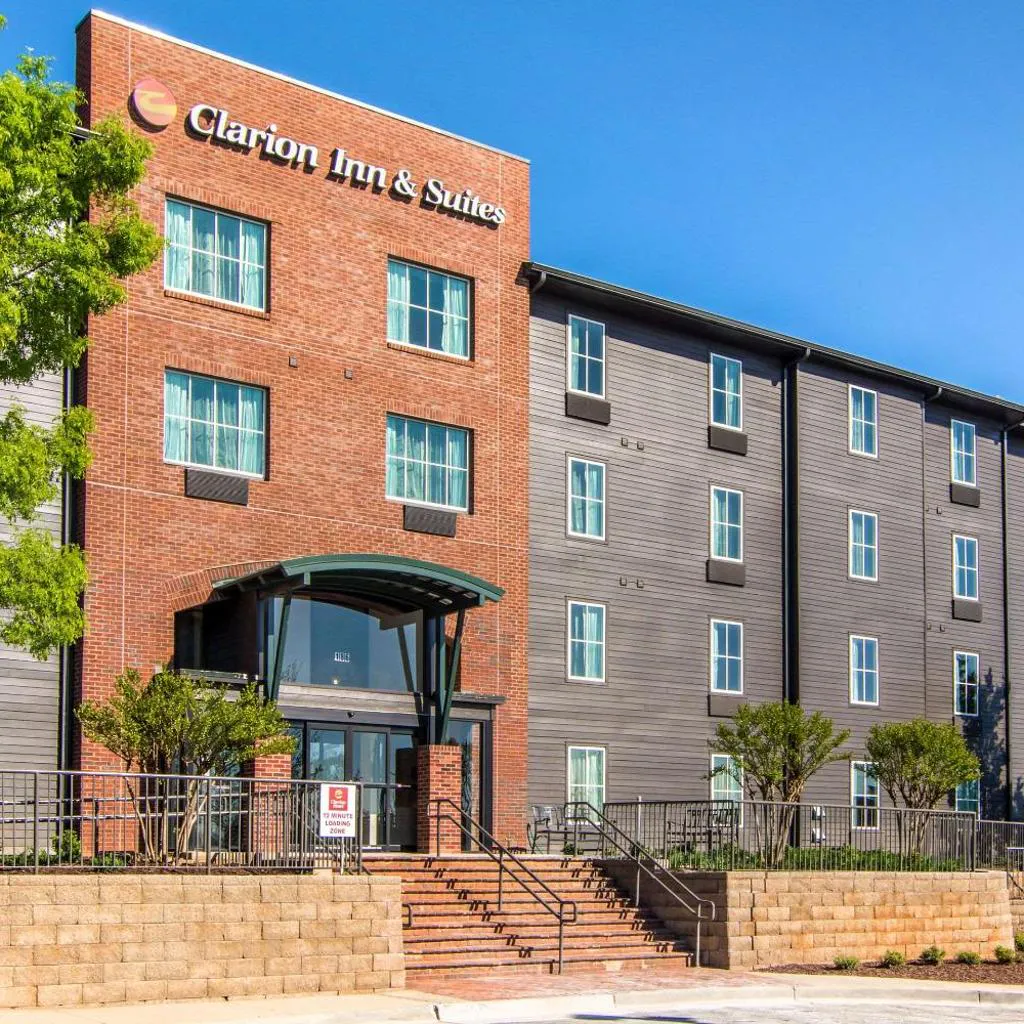 Photograph of Clarion Inn & Suites Atlanta Downtown