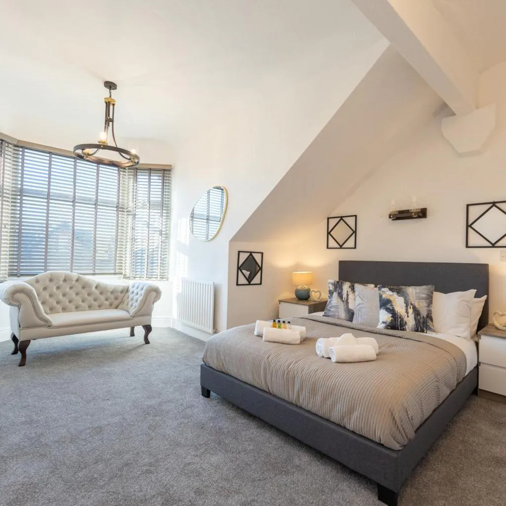Photograph of Richmond Retreat - Luxurious and comfortable spacious 2 floor apartment