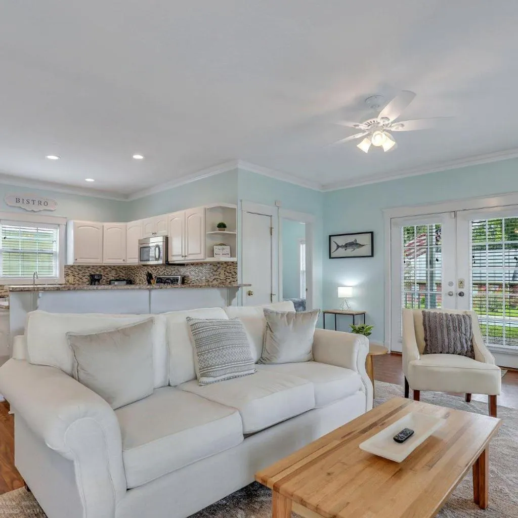 Photograph of Thunderbolt Bungalow by Lucky Savannah