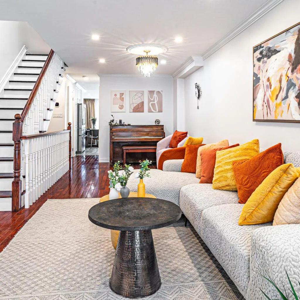 Photograph of 2-Story 3BR House Backyard & BBQ & Piano