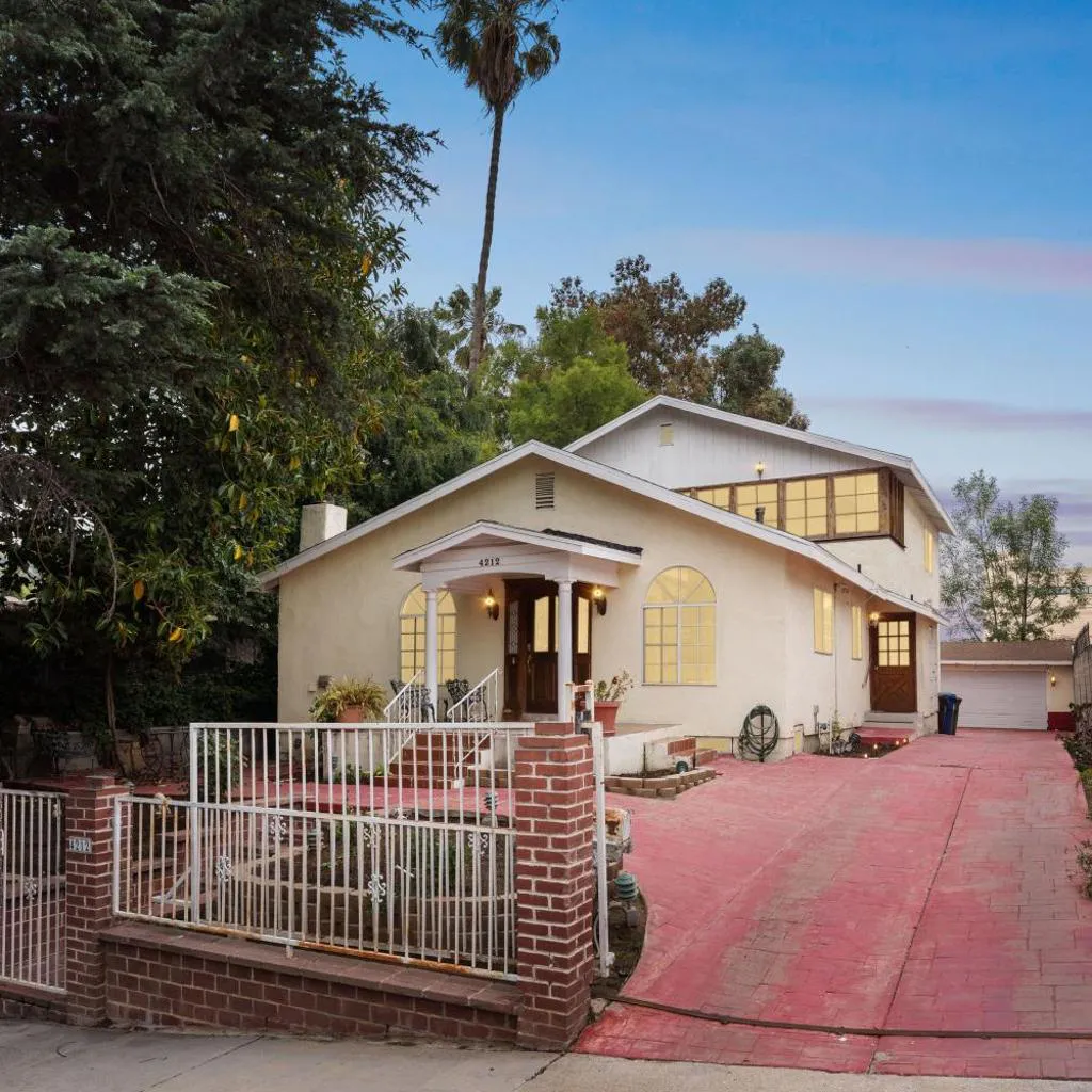 Photograph of Russell House Near Hollywood & Griffith Park