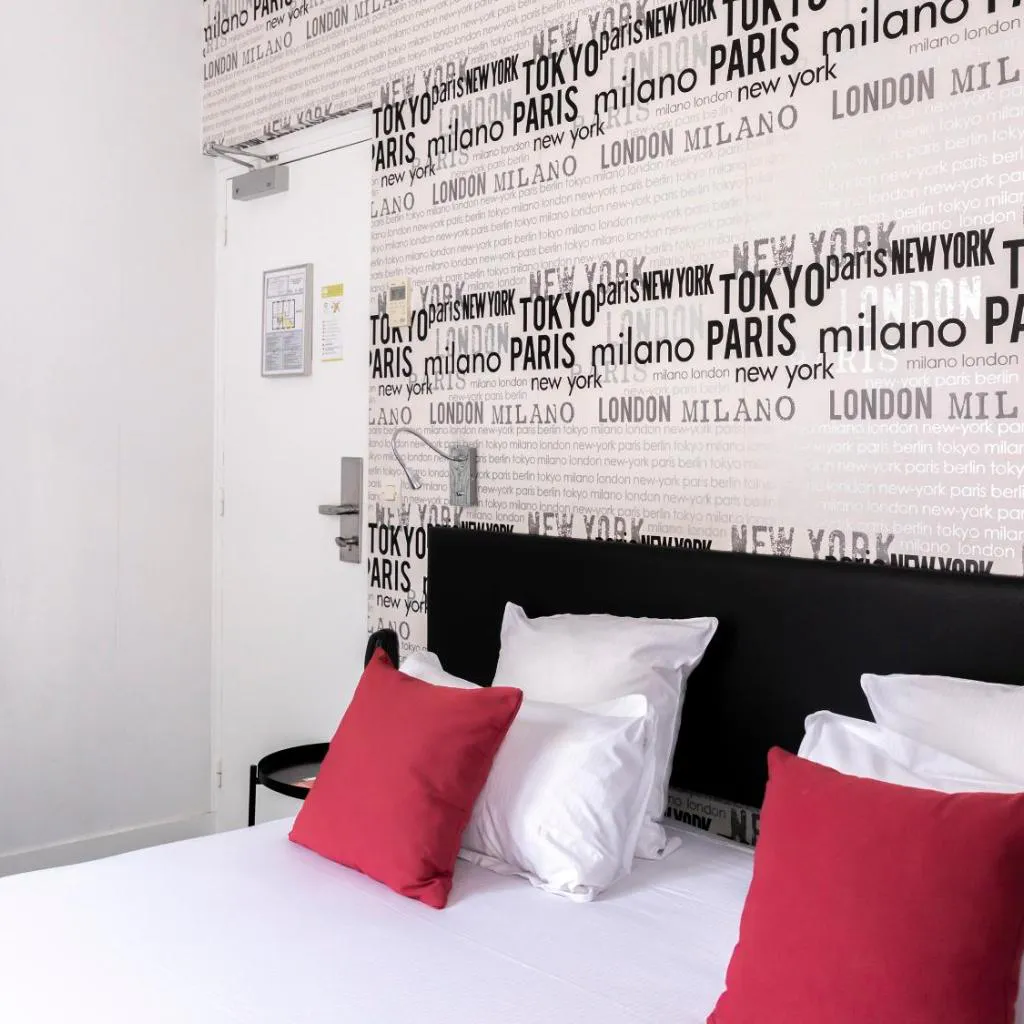 Photograph of Porte de Versailles Hotel