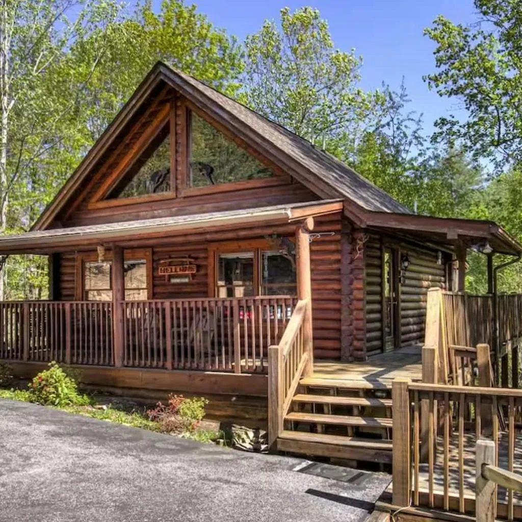 Photograph of Best Value Cabin Hot Tub Arcade Close to Strip