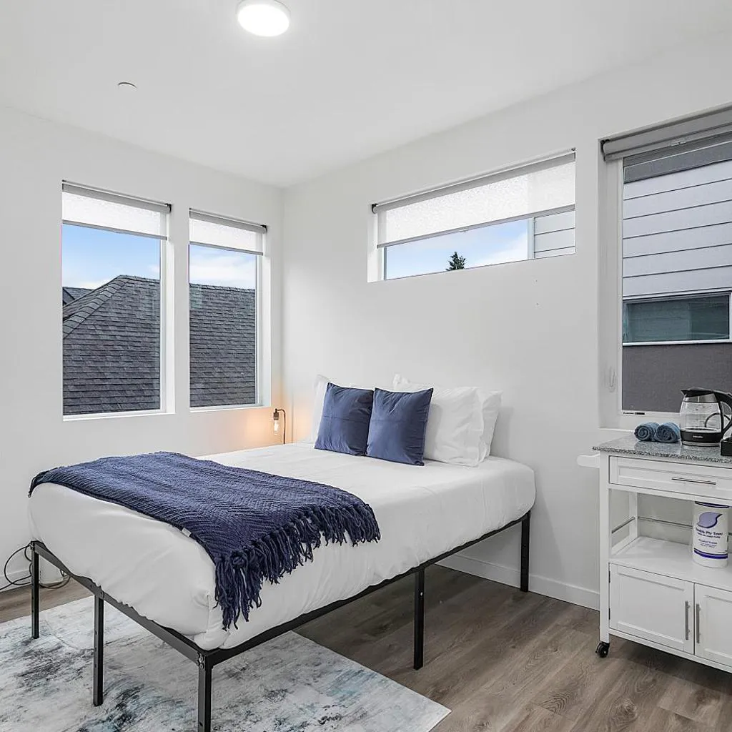 Photograph of Dreamfyre's Ancient Dragon Horn Sweet Suite