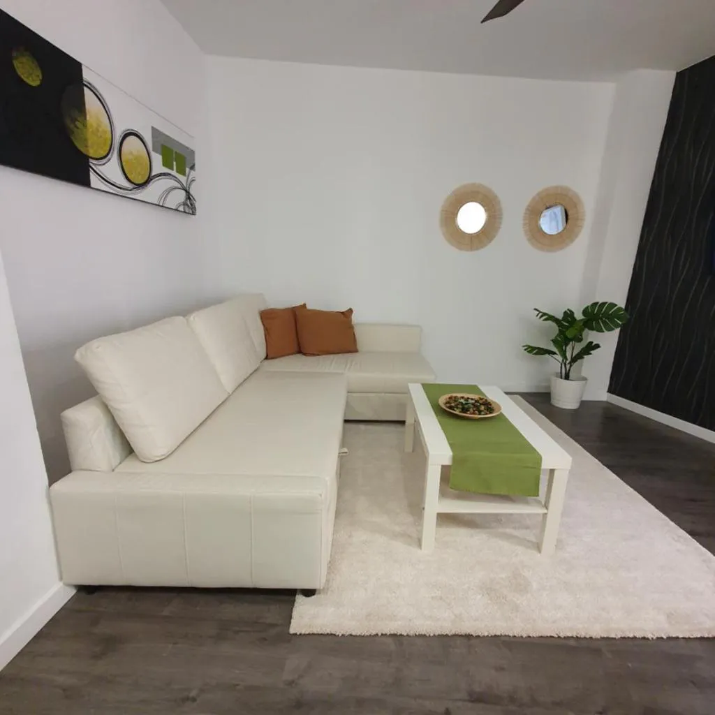 Photograph of Tribuna Deluxe