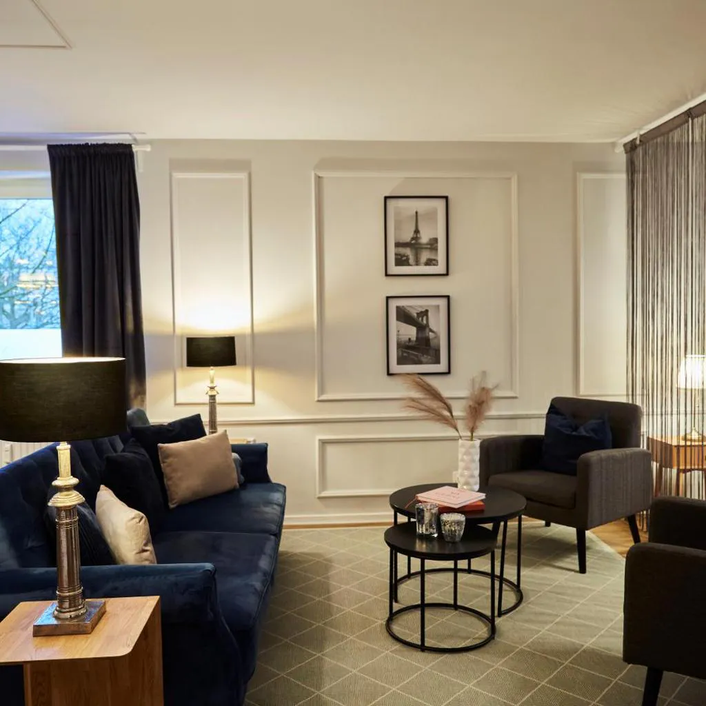 Photograph of R B Apartment am Airport Hamburg - 1-4 Personen - Küche - Smart TV - Waschtrockner - kostenloser Parkplatz - perfekt für Geschäftsreisende und Familien