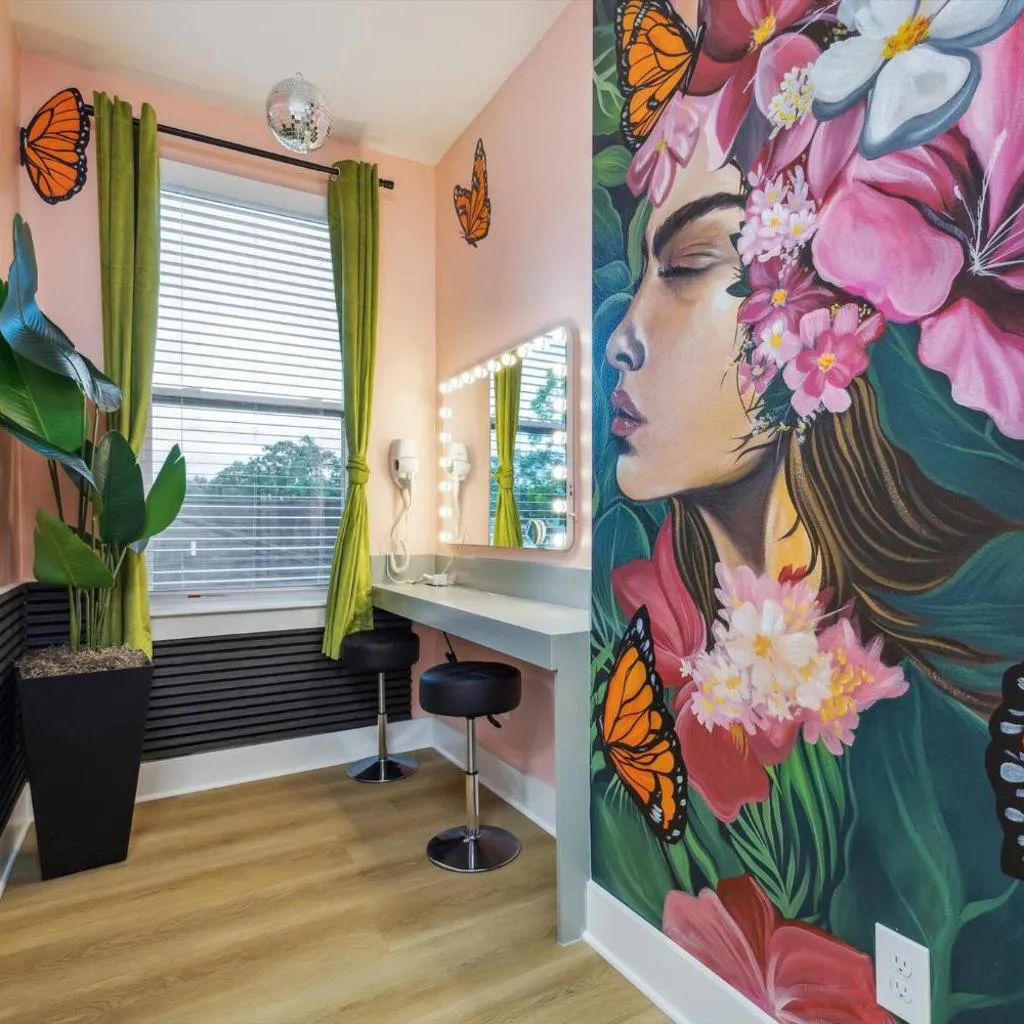 Photograph of "Bali in Houston"/8BR/8Bath/Heated Pool/Sleeps 23