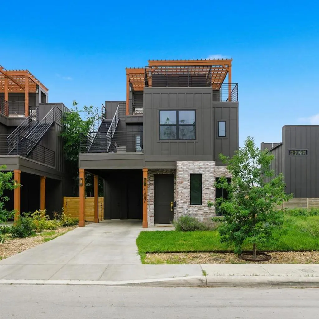 Photograph of Luxury Rooftop Retreat with Downtown Views