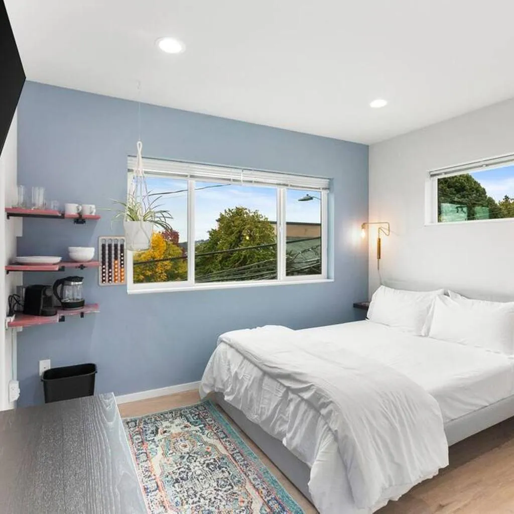Photograph of Quinn's sweet suite - Micro Studio - 91Walkscore