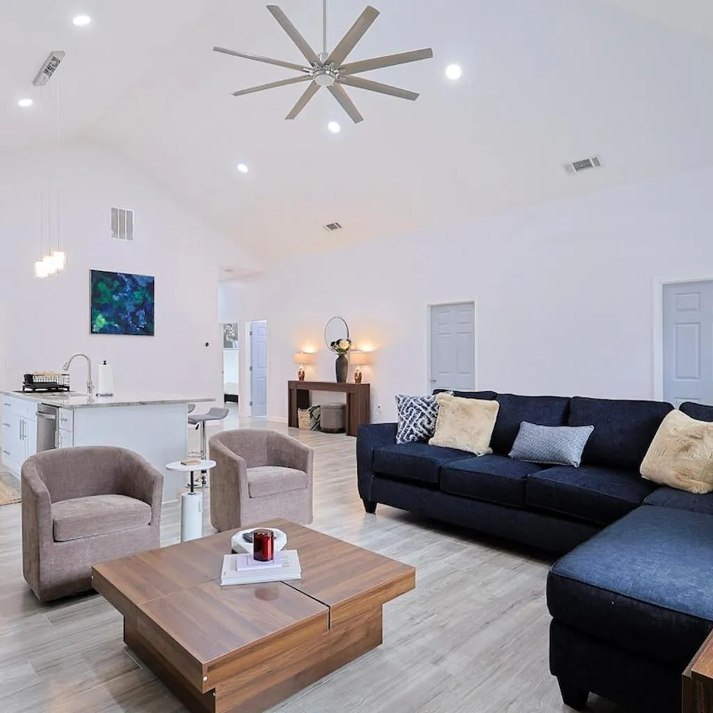 Photograph of Atlanta 6 Bed 4 Bath 3800sqft