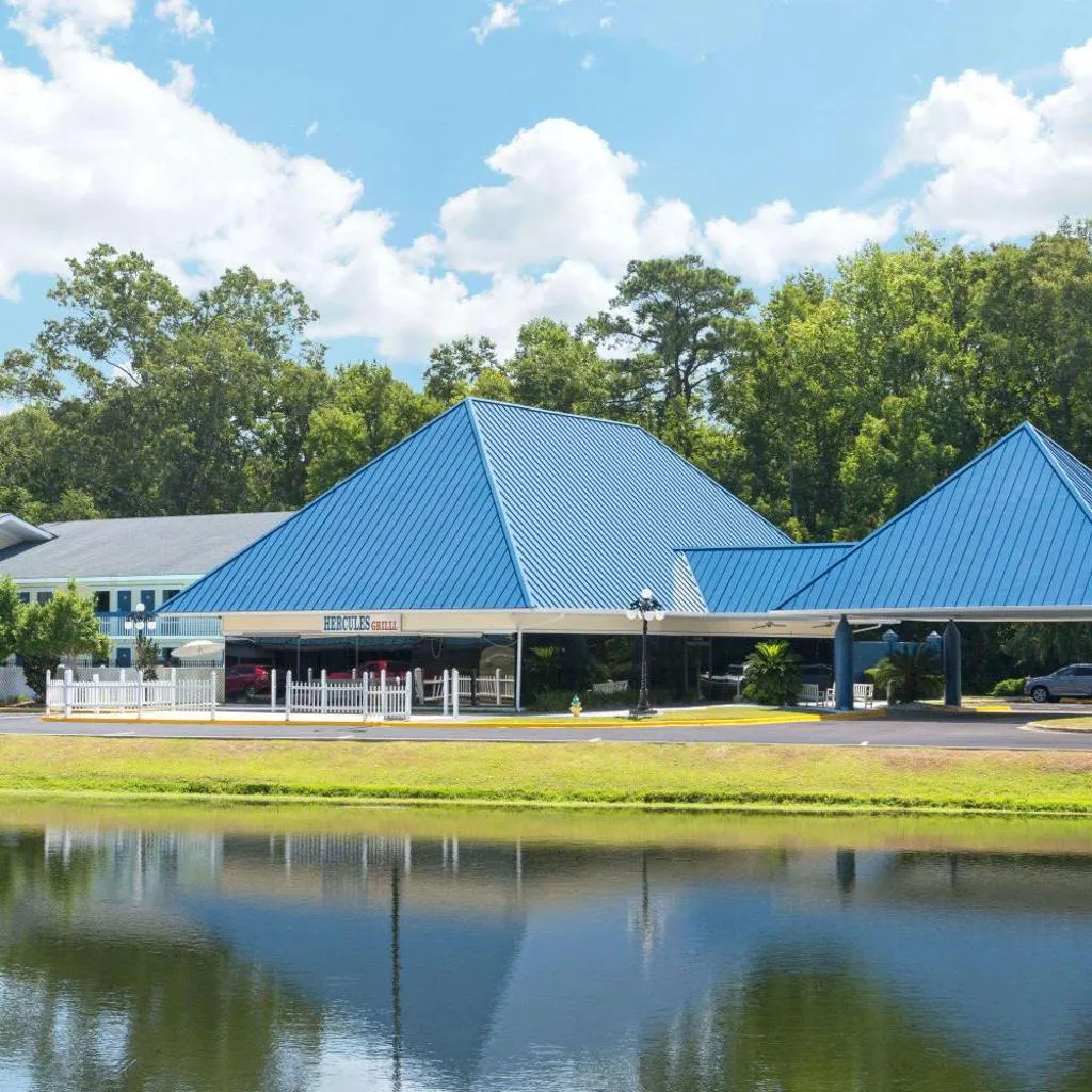 Photograph of Days Inn by Wyndham Savannah Airport