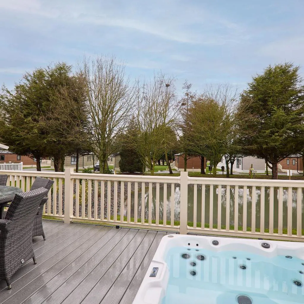 Photograph of The Crucible lodge with Hot Tub