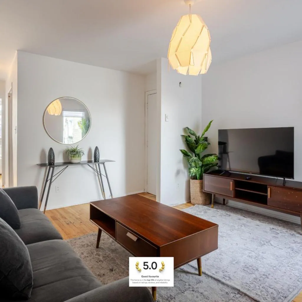 Photograph of Modern 2BR in Plateau – Steps to Downtown