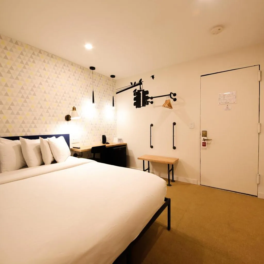 Photograph of Doxie Hotel
