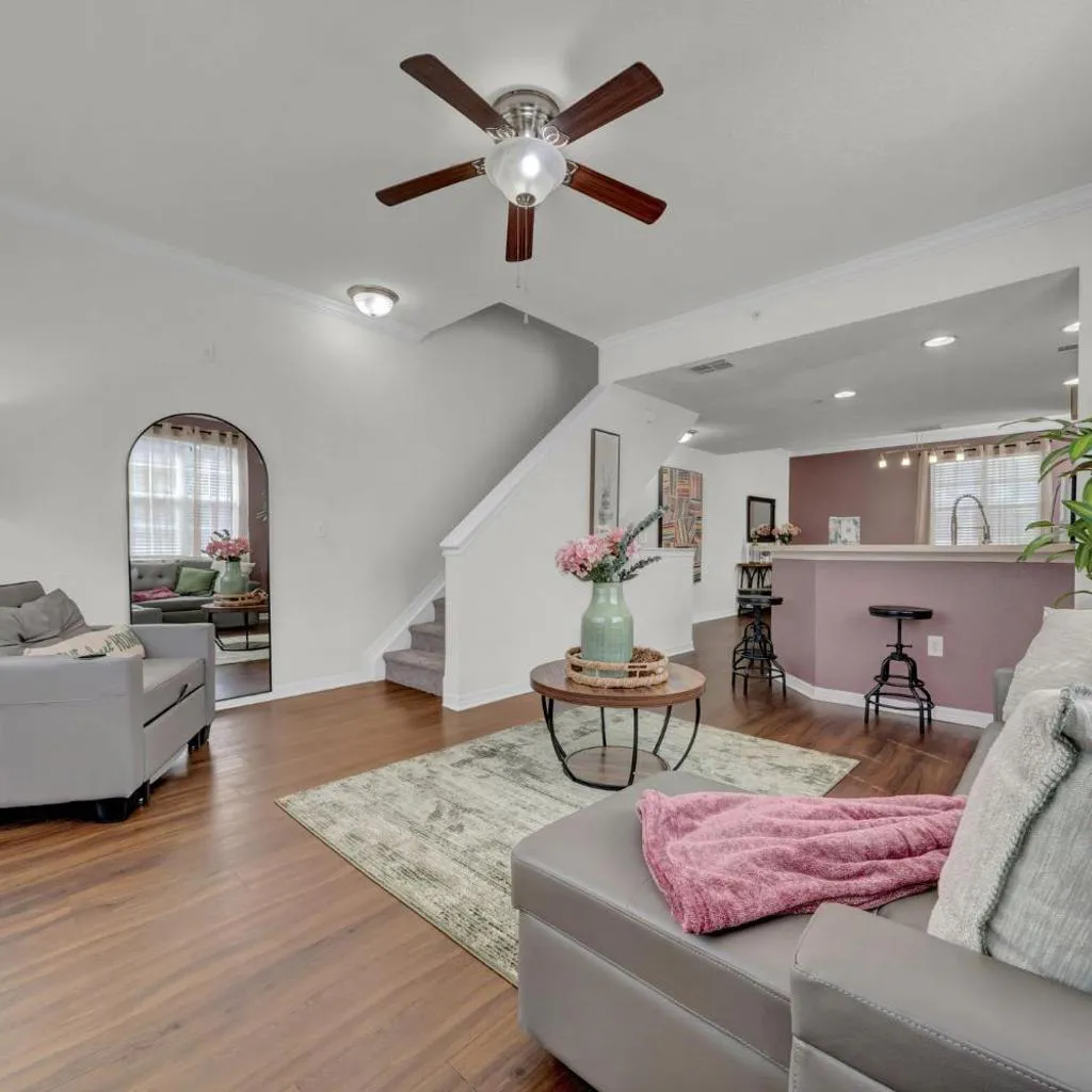 Photograph of Modern 2BR2BA Pool Gym Near Airport #8