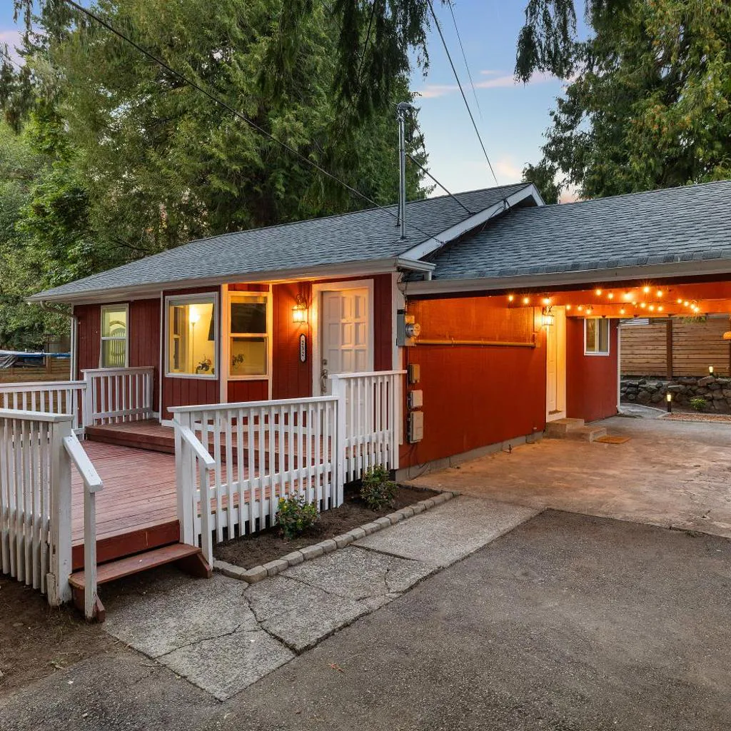 Photograph of Seattle cottage