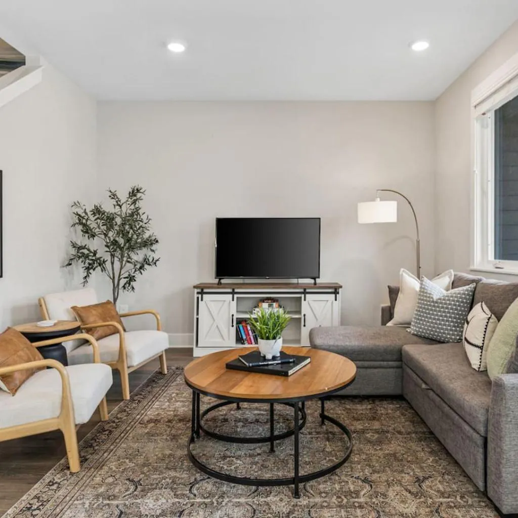 Photograph of Luxe Home with Gated Parking Private Balcony and 4 miles to Downtown