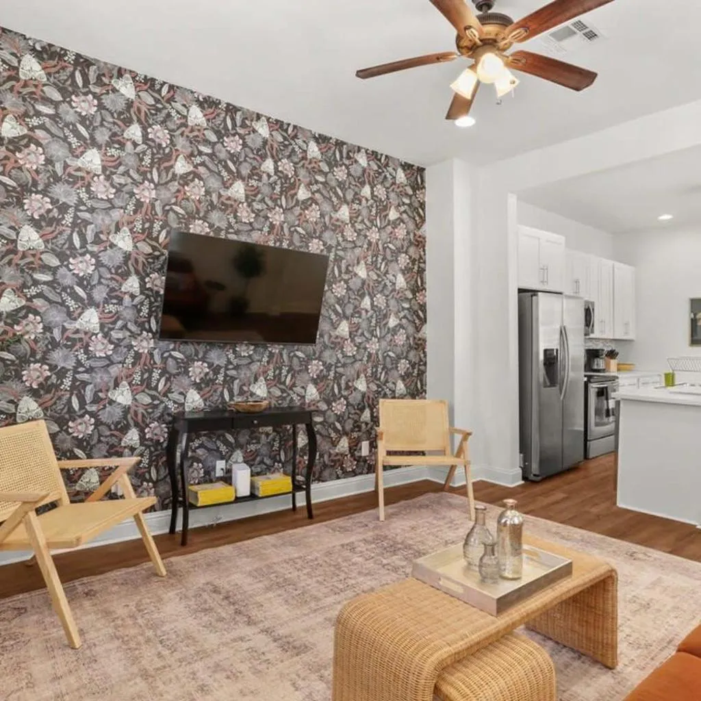 Photograph of Fabulous Classy and Comfy 3BD 2BA Home and Parking