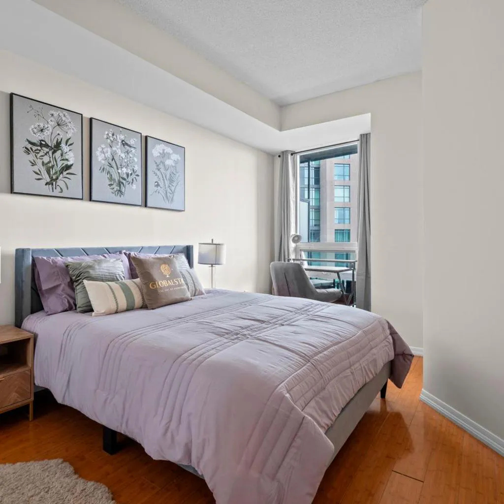 Photograph of Superior 1Bedroom&DEN Condo with Balcony