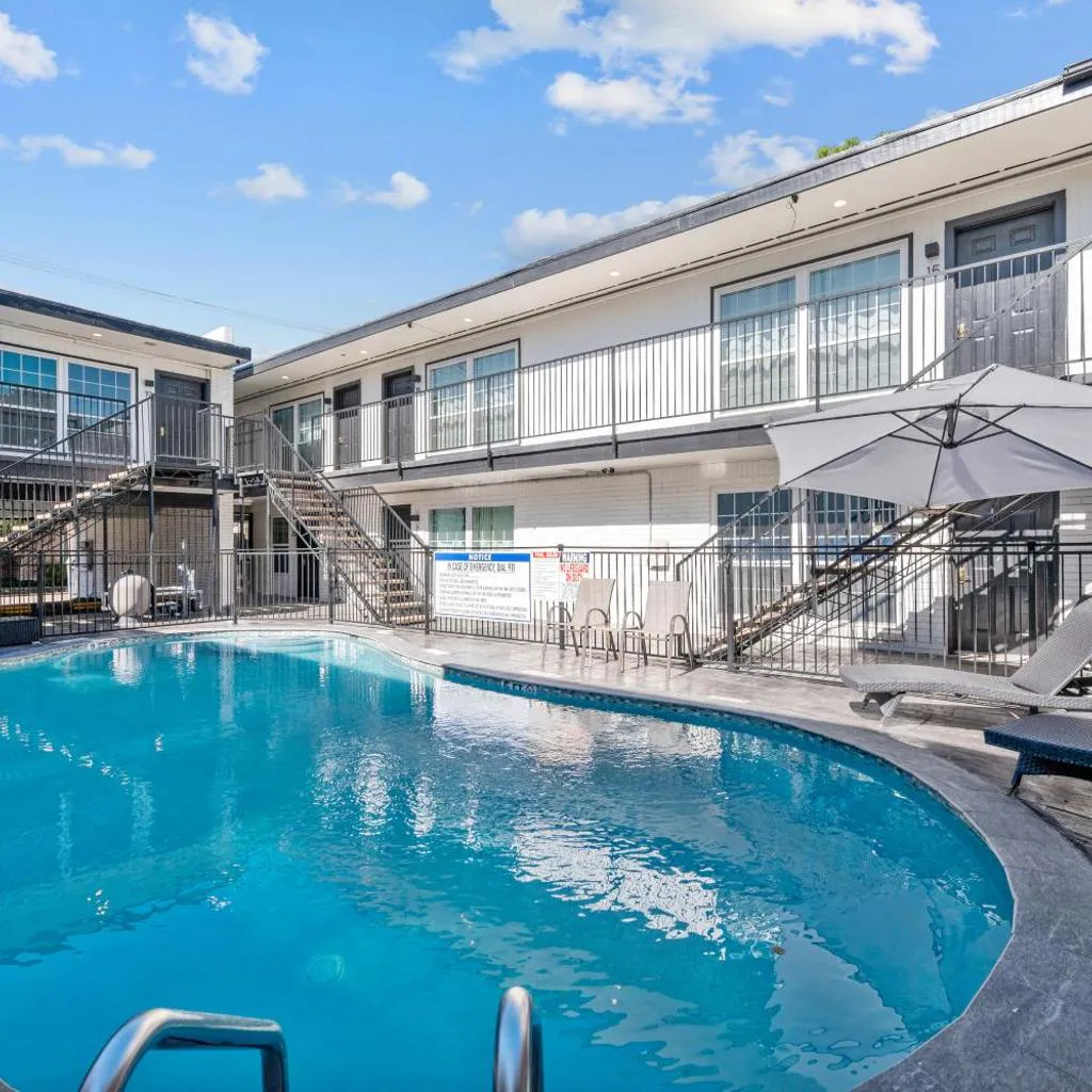Photograph of Chic & Cozy Montrose Apt with Pool & Parking