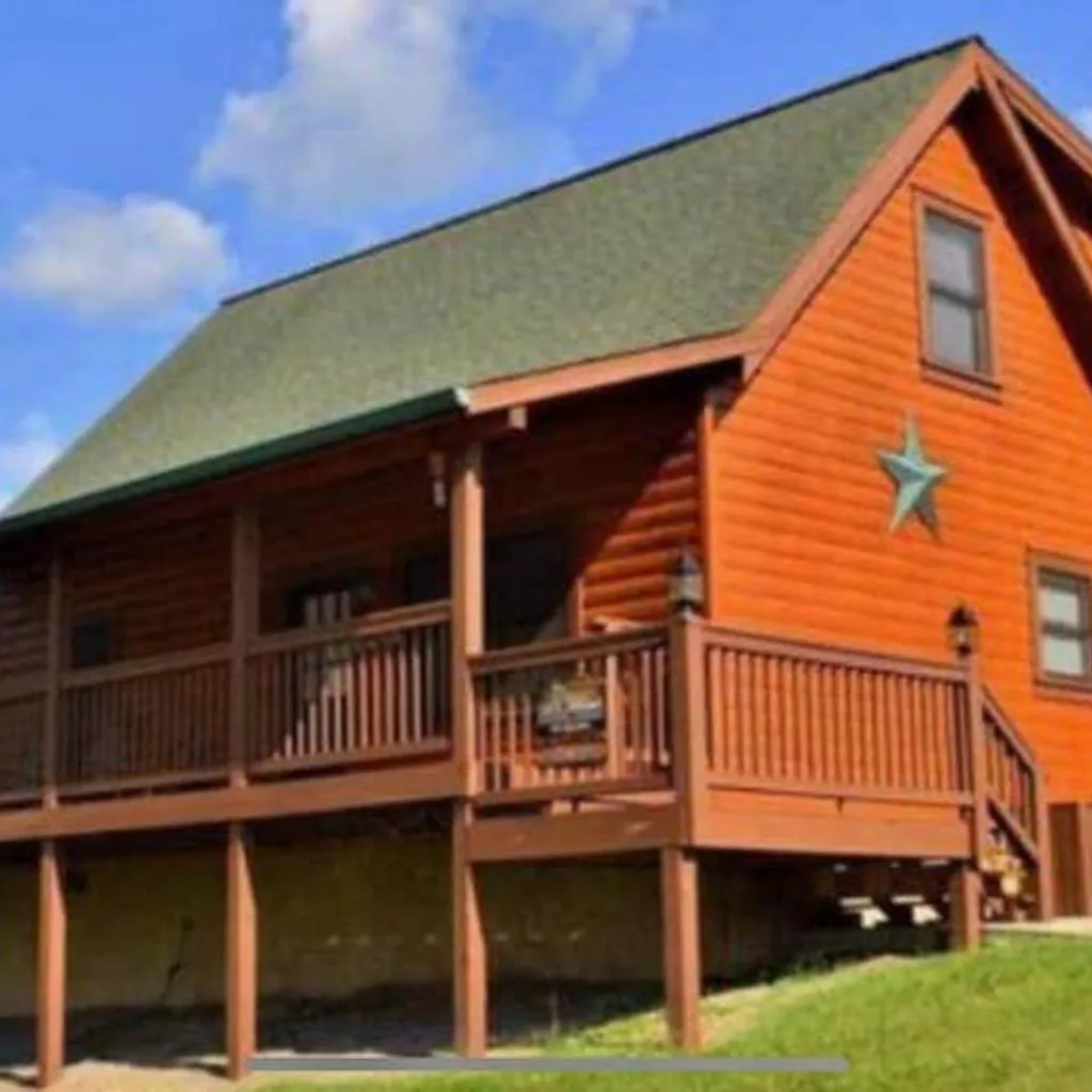 Photograph of Location! Near attractions! Pet friendly! Hot Tub!