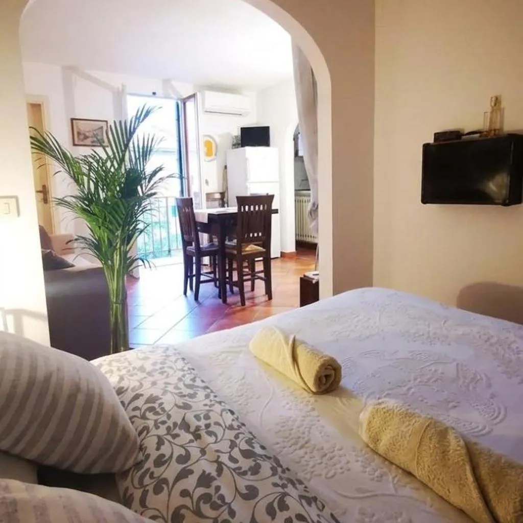 Photograph of VINTAGE APARTMENT Florence