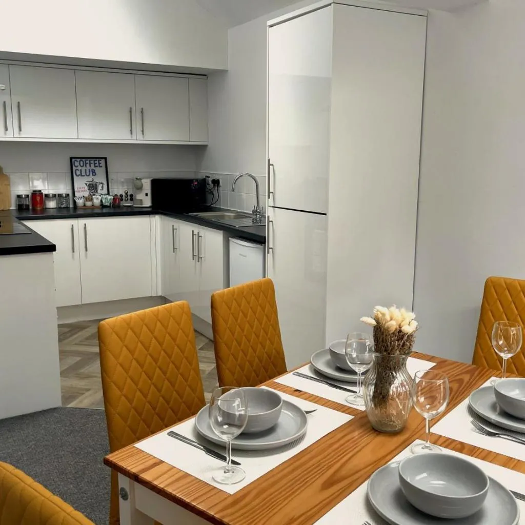 Photograph of Central Liverpool Apartment - Bold St & Cathedral - Sleeps 4