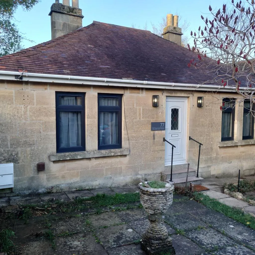 Photograph of Bath stay - Free Parking, Sleeps 4, Twin or double
