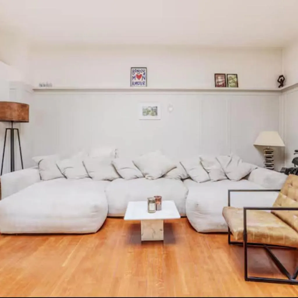 Photograph of Bright and quiet Parisian apartment