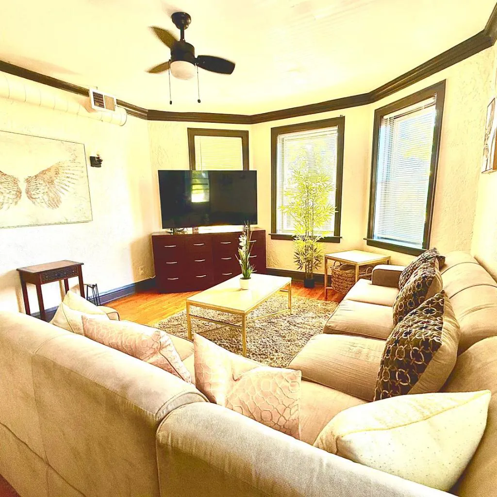 Photograph of Midway Hideaway -Cozy 1BR- parking