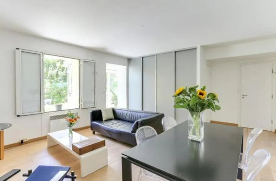 Photograph of Jardin tropical, parking, climatisation