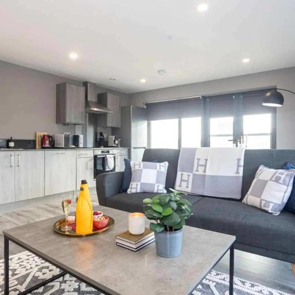 Photograph of 2 Bed Waterfront Flat Dock Views Liverpool