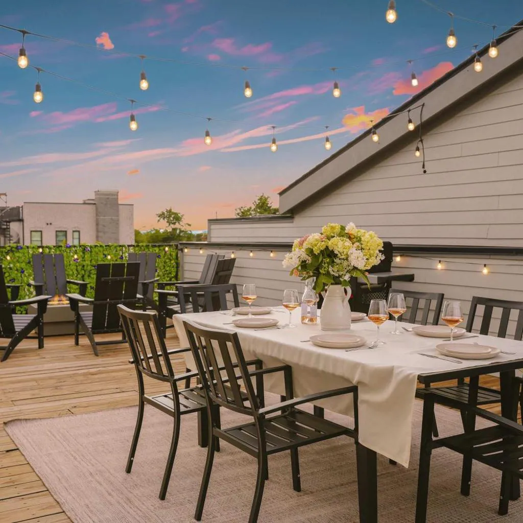 Photograph of The Velvet Spur - Rooftop Retreat Near Germantown