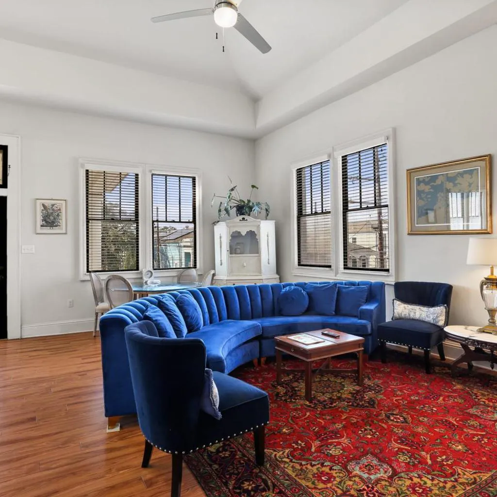 Photograph of Stunning 2-Bedroom Garden District Newly Renovated
