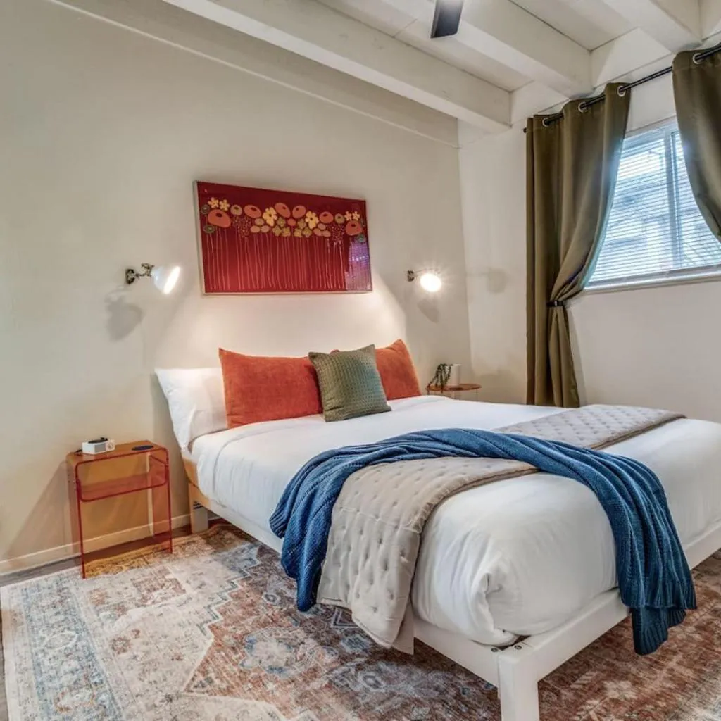 Photograph of Austin Central Modern Comfort Pet-Friendly