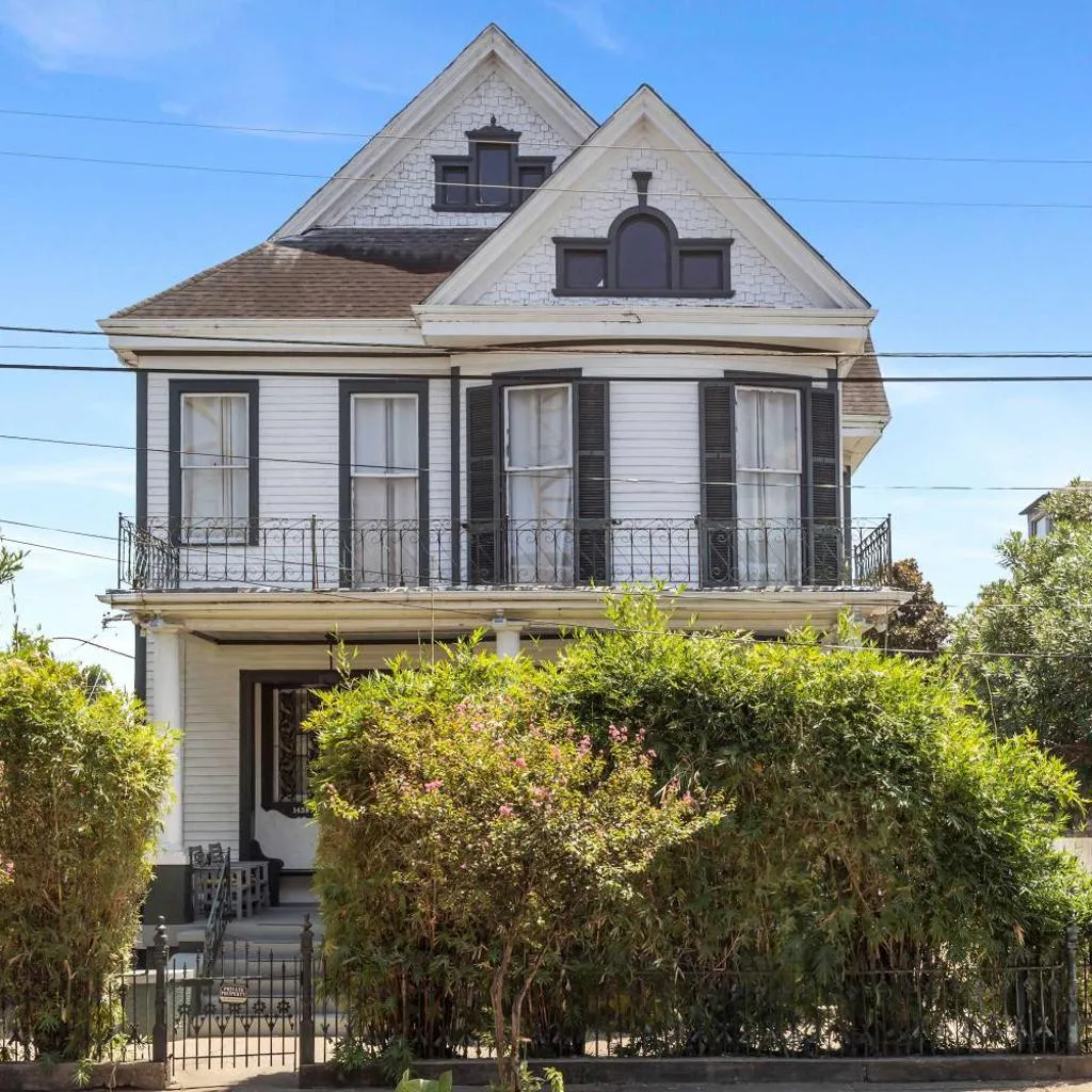 Photograph of Claiborne Historic Getaways Guest House-economy rear unit With Pool