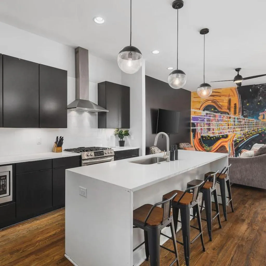 Photograph of Home with Rooftop Deck & Garage, 2 miles to Downtown Broadway