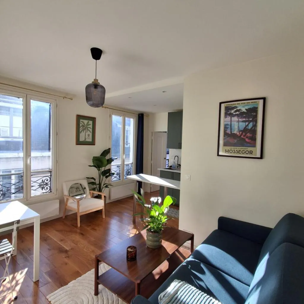 Photograph of Eiffel Tower family apartment